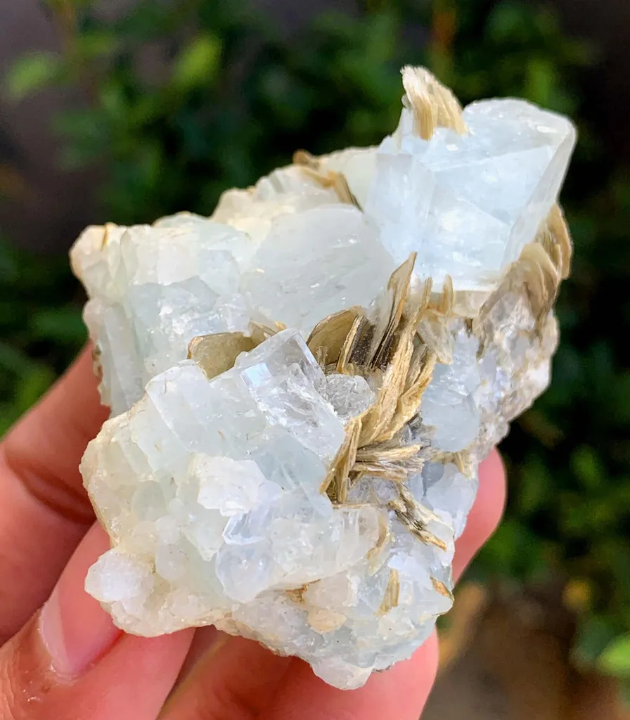Rare Blue Aquamarine Specimen from Pakistan - image 7