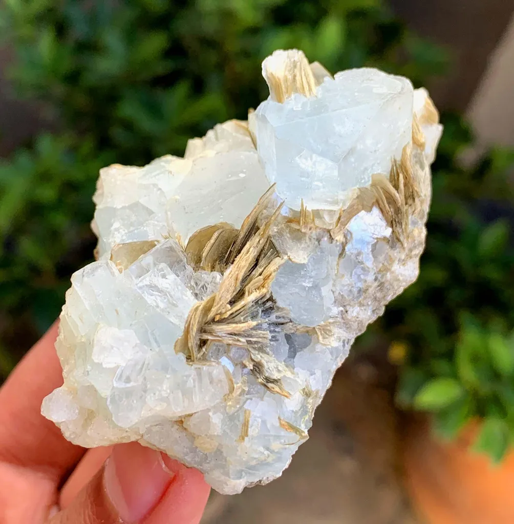 Rare Blue Aquamarine Specimen from Pakistan - image 5