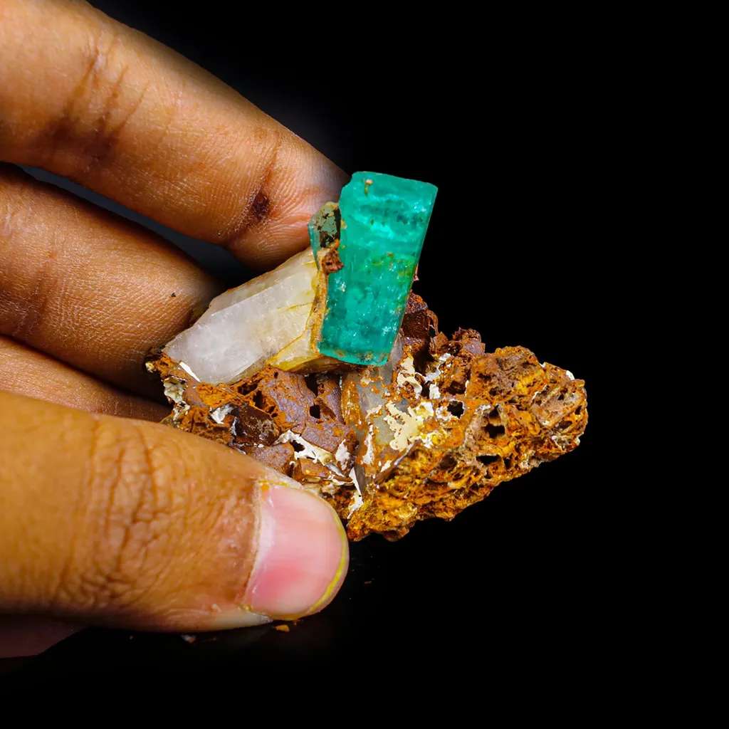 Rare Deep green Emeralds Natural Mineral Specimen Museum - image 4