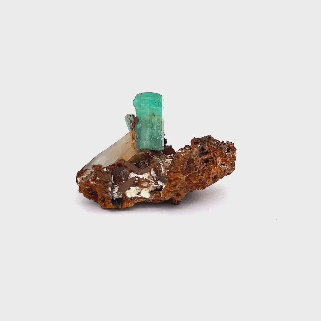 Rare Deep green Emeralds Natural Mineral Specimen Museum - image 9