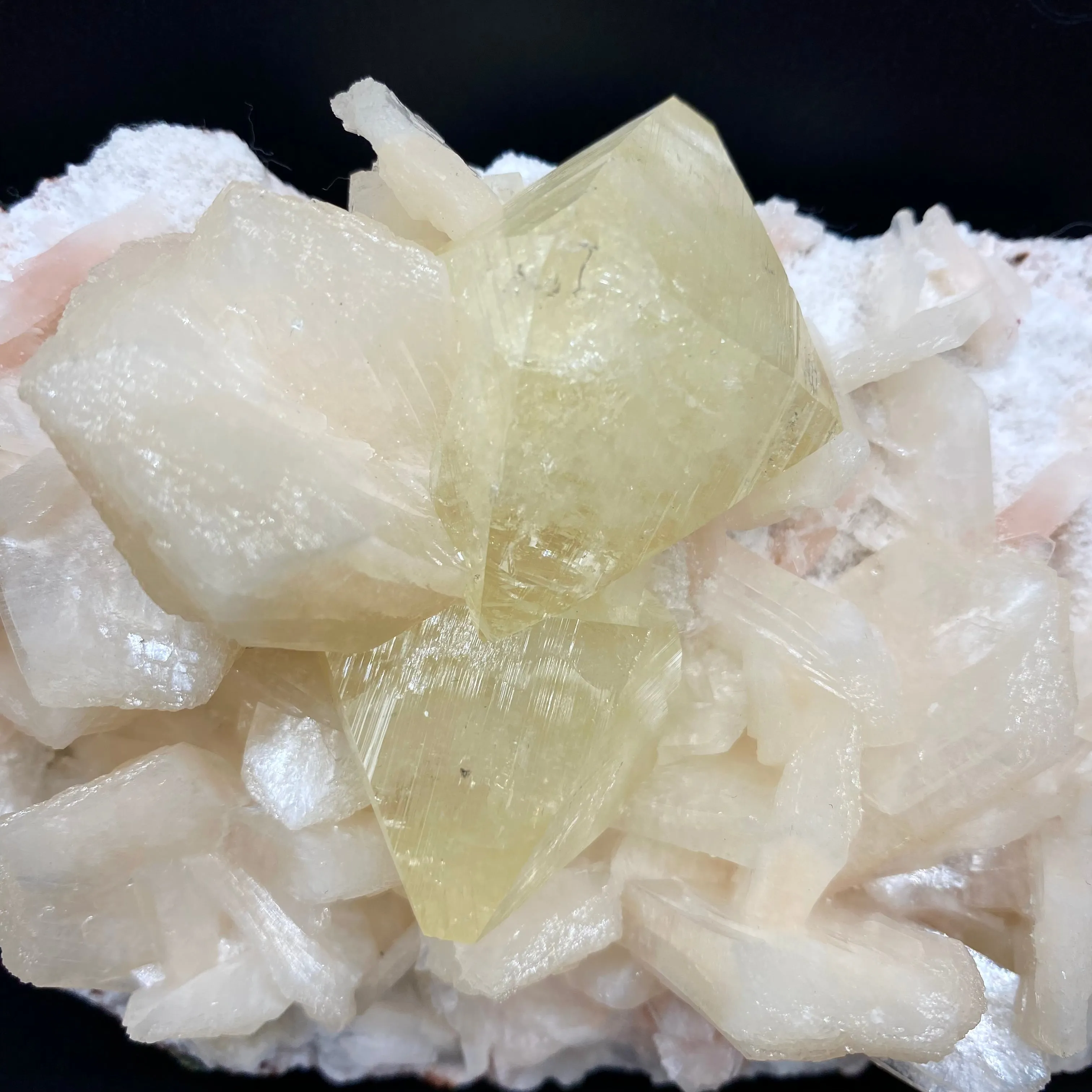 Rare Fluorescent Powellite Crystal with Heulandite & Stilbite | Free-Standing Terminated Twin Specimen from India DK94 - image 4