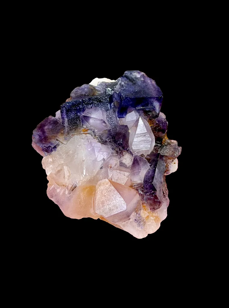 Rare Fluorite–Amethyst Association from China, Ganzhou, Dayu Co., Xihuashan ore field, Piaotang Mine image