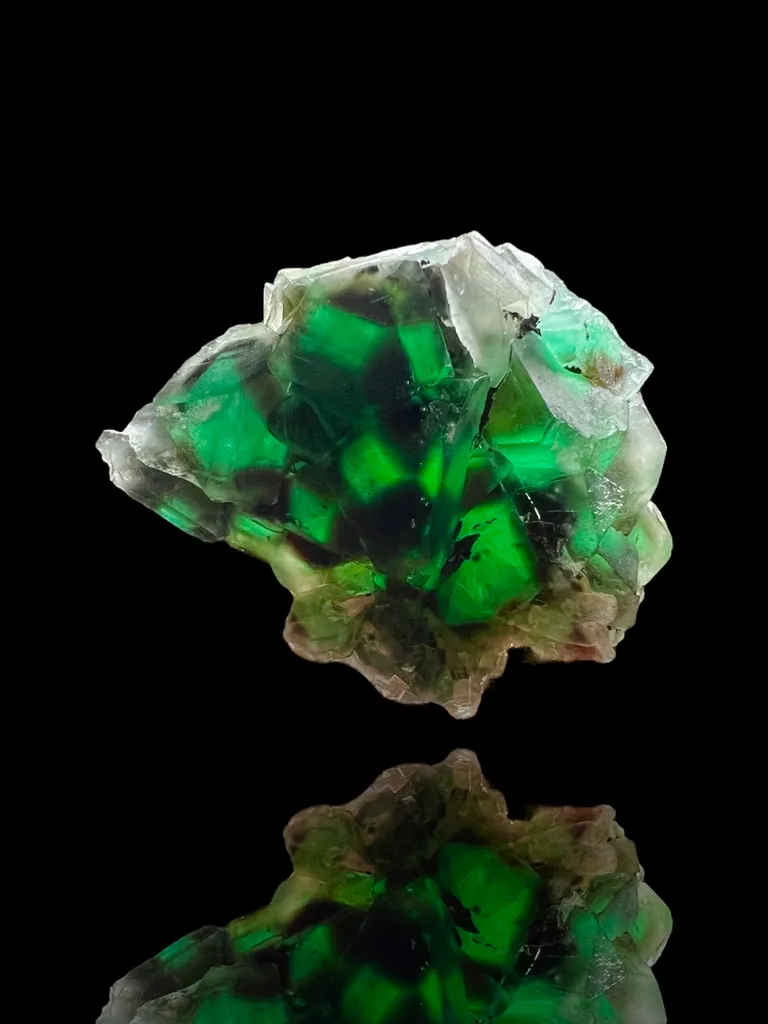 【RARE】2007 “Alien Eye” Fluorite image