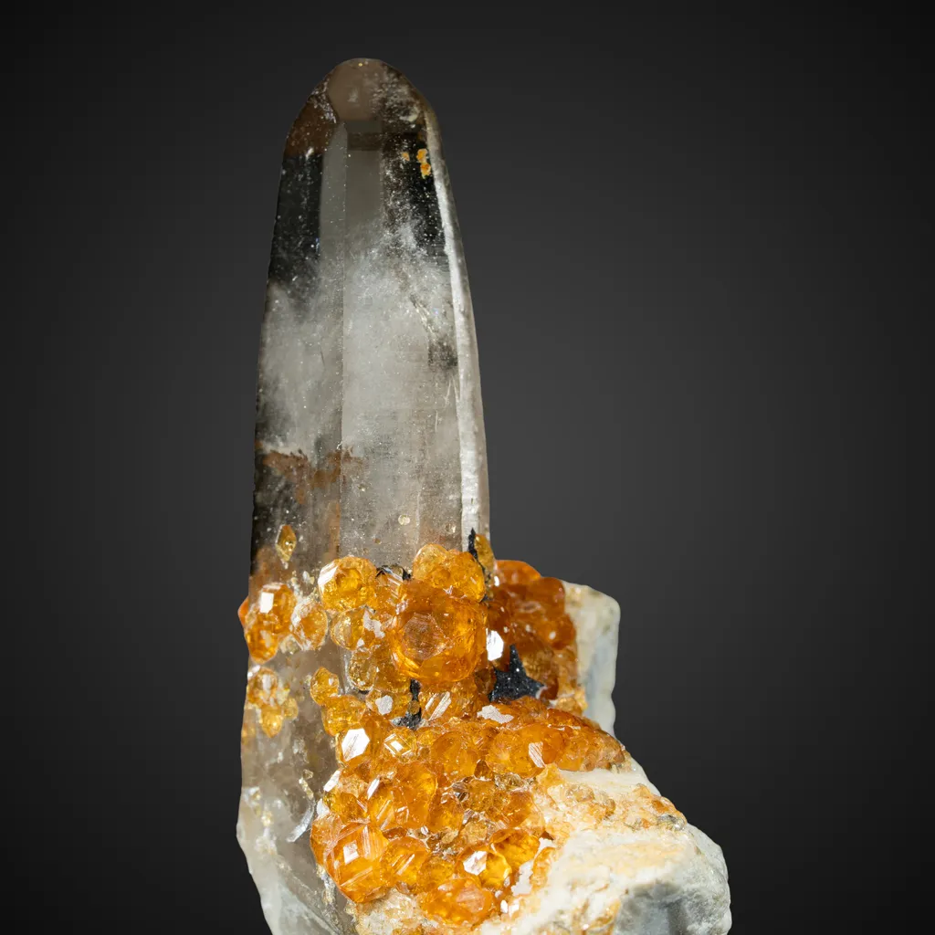 Rauchquarz from China, Fujian, Yunxiao Co., Tongbei, Wushan Spessartine Mine image