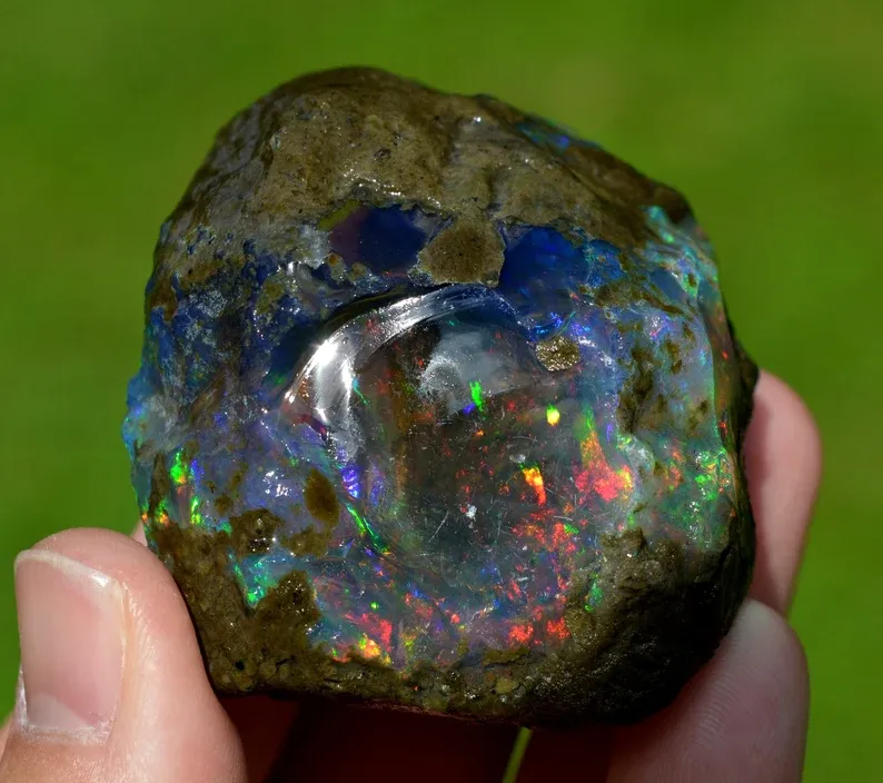 Raw opal - 590 carats - South Wollo Zone, Amhara Region, Ethiopia - image 9