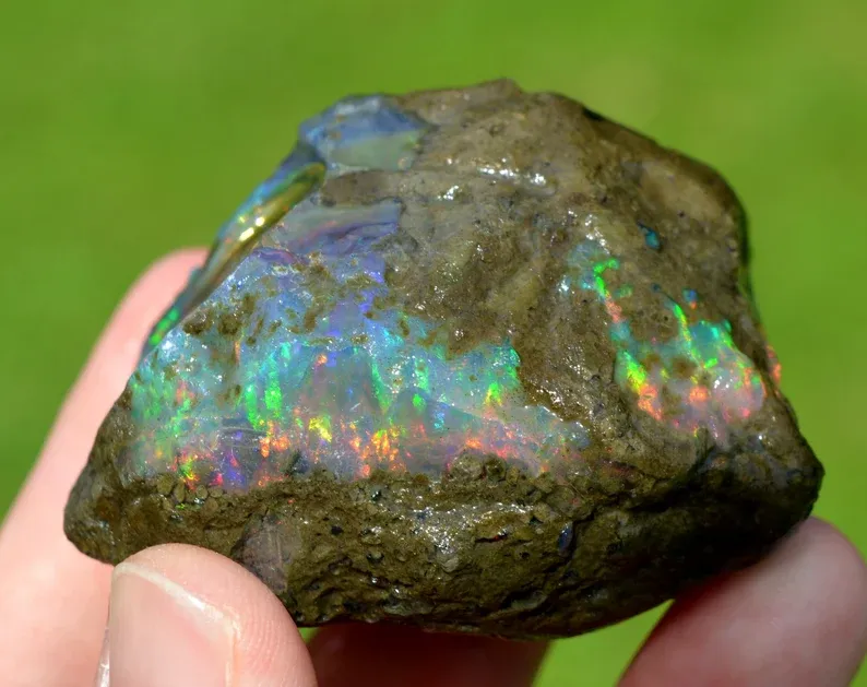 Raw opal - 590 carats - South Wollo Zone, Amhara Region, Ethiopia - image 1