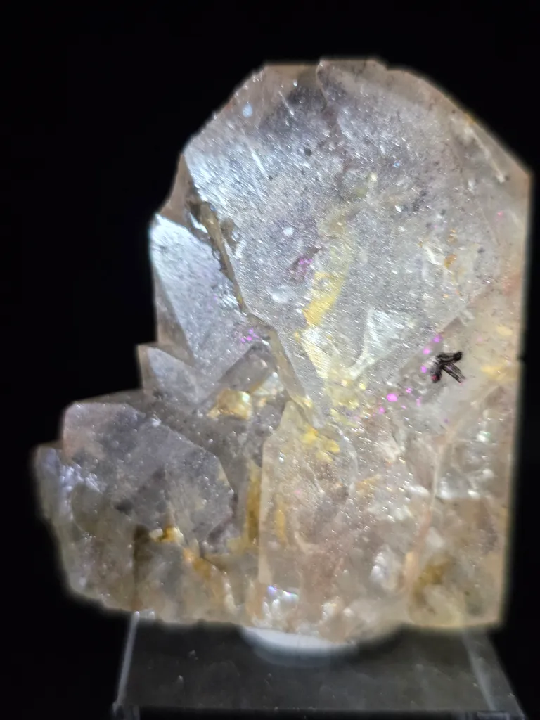 Raw pink fire quartz - image 4
