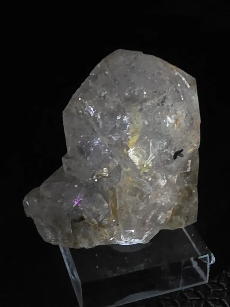 Raw pink fire quartz - image 9