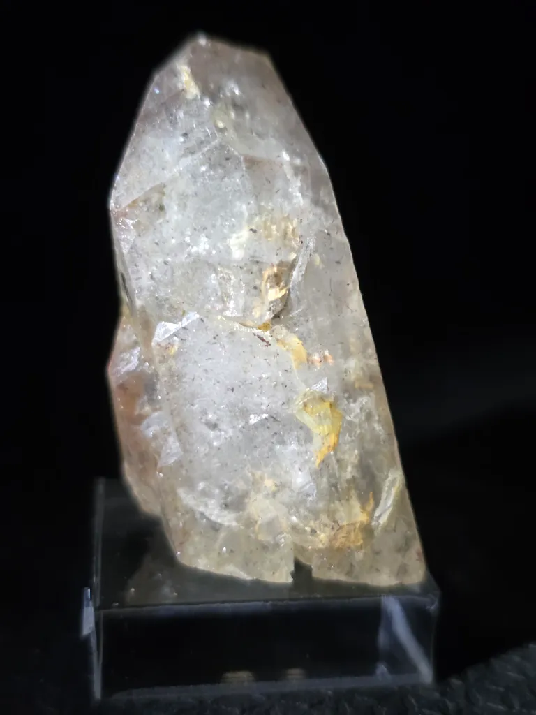 Raw pink fire quartz - image 5
