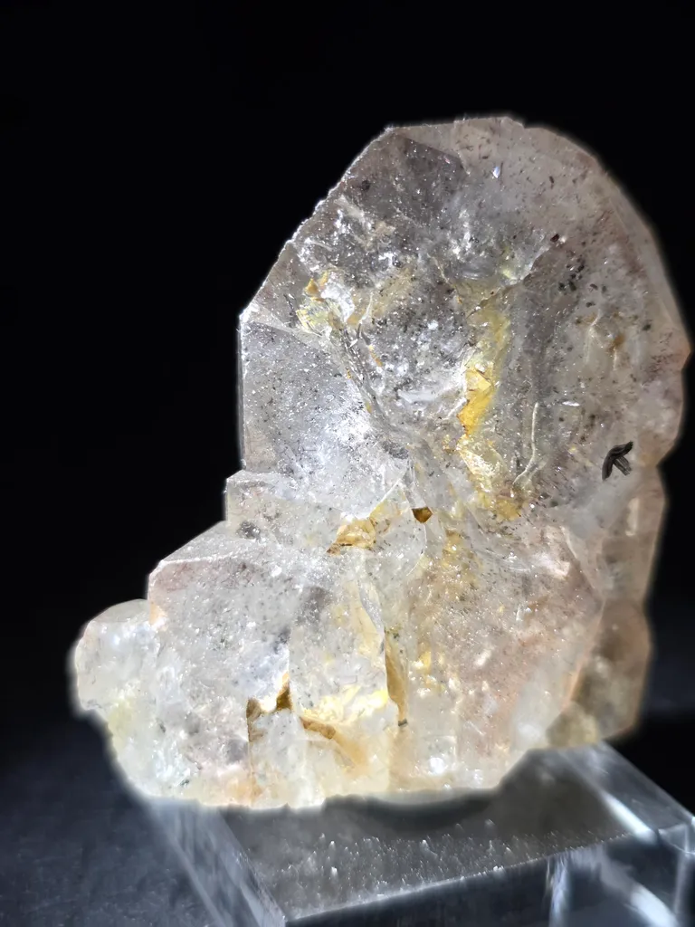 Raw pink fire quartz image