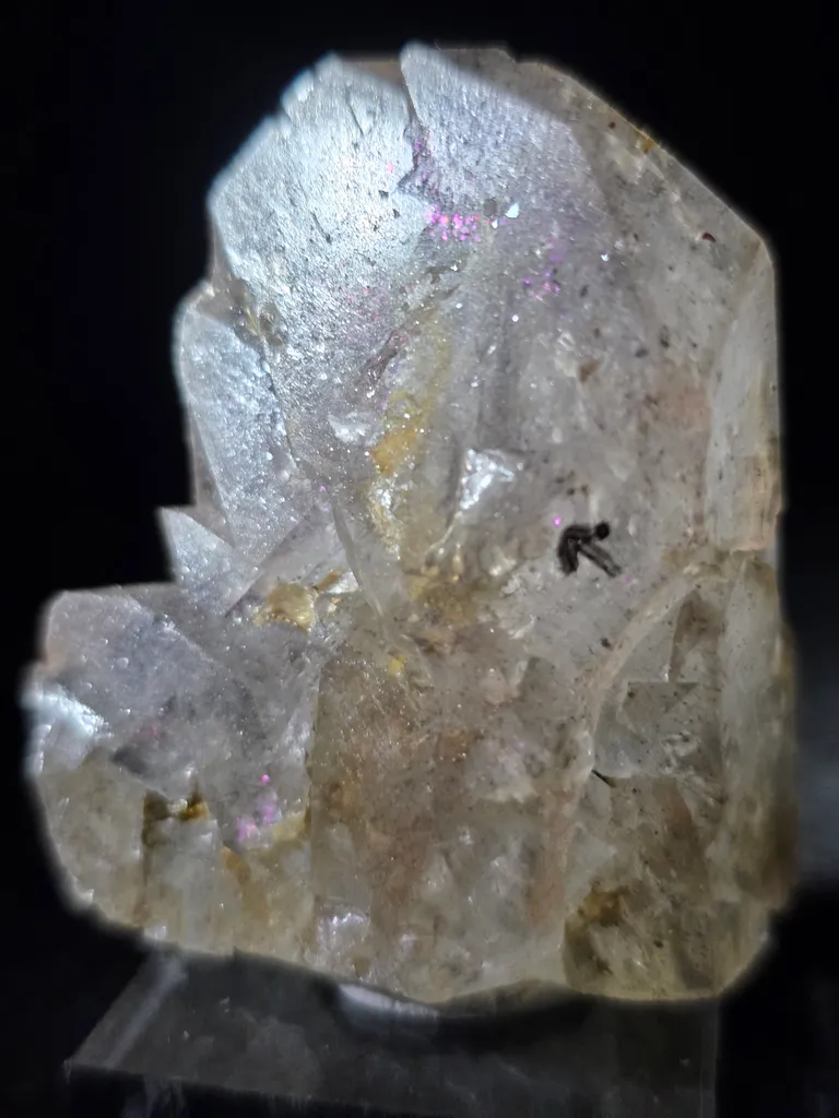 Raw pink fire quartz - image 2