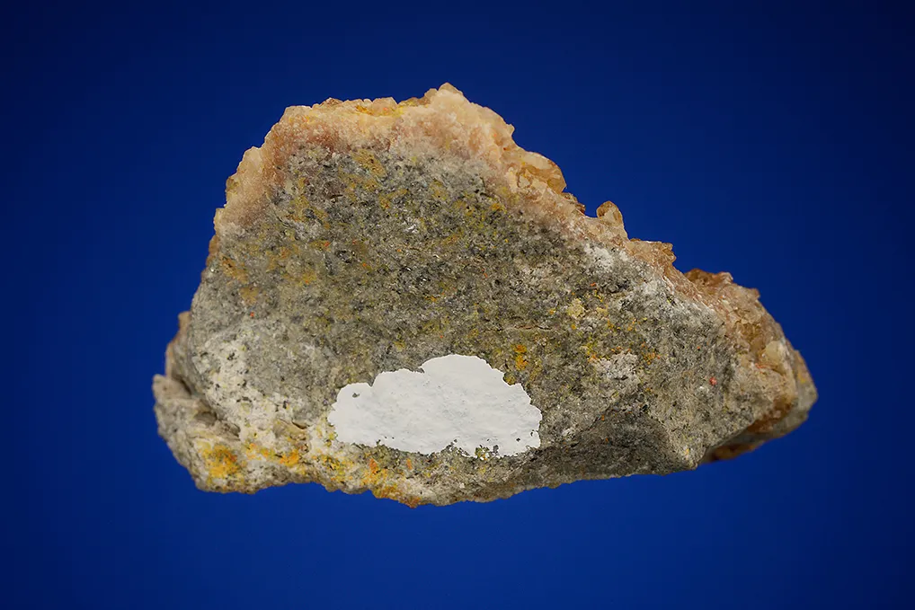 Realgar on Calcite - image 3