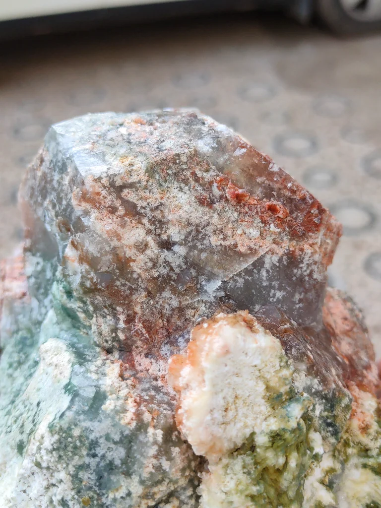 Red and green Apophyllite from India - image 9