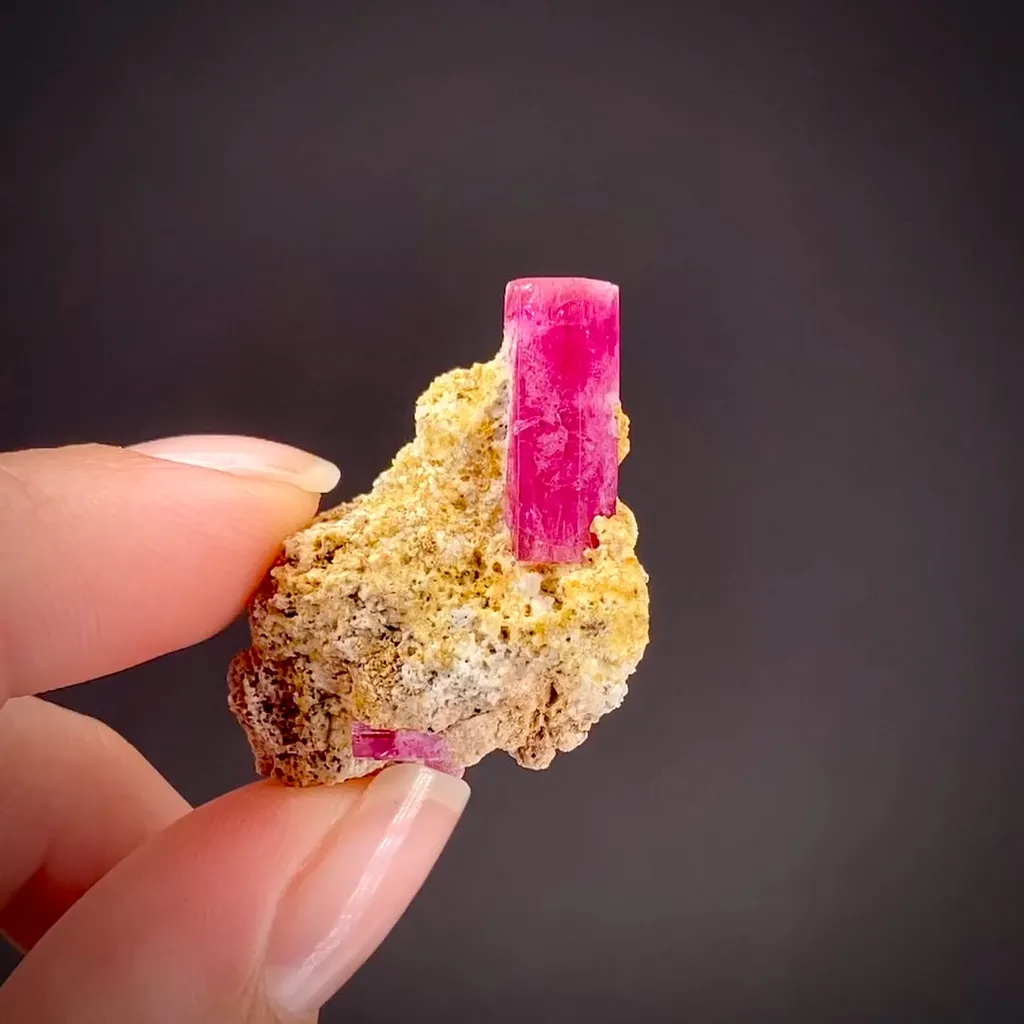 Red Beryl - image 2