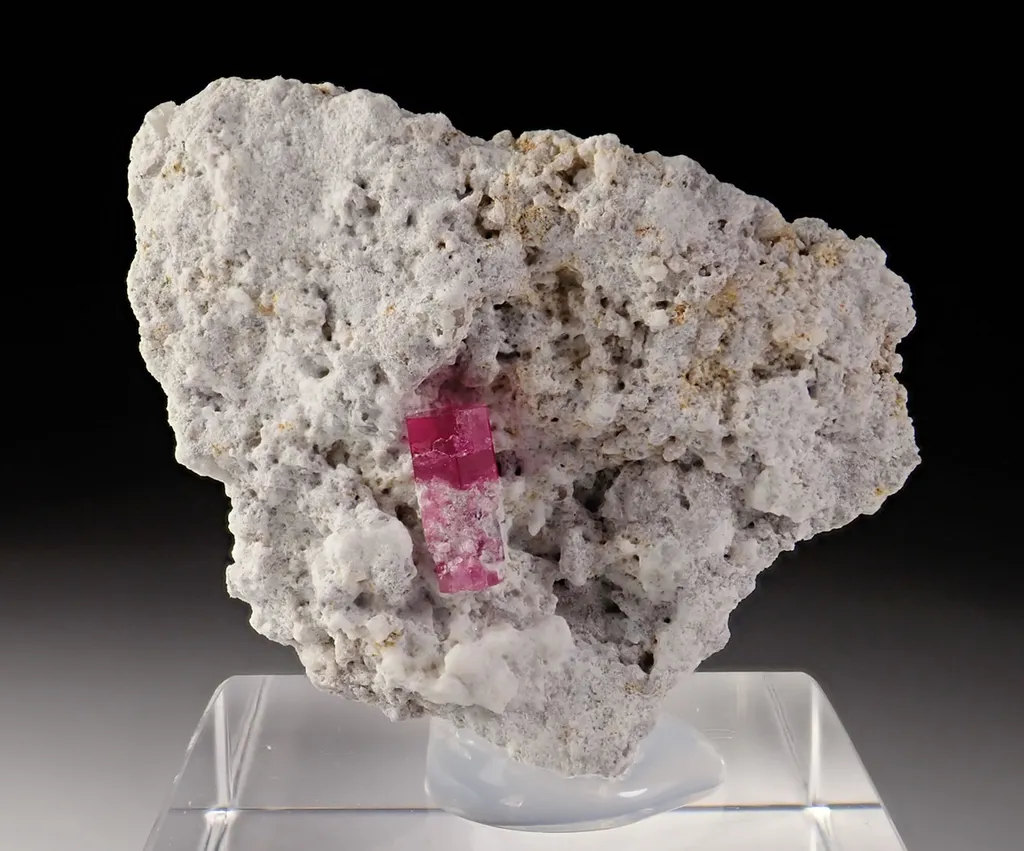 Red Beryl - image 3