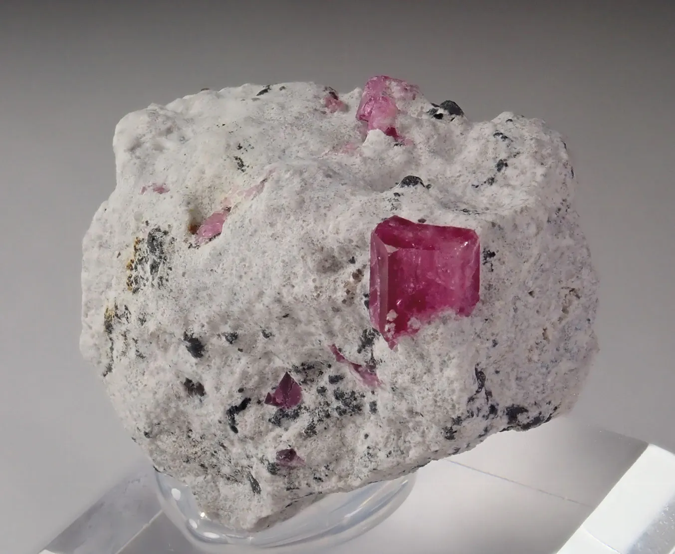 Red Beryl - image 4