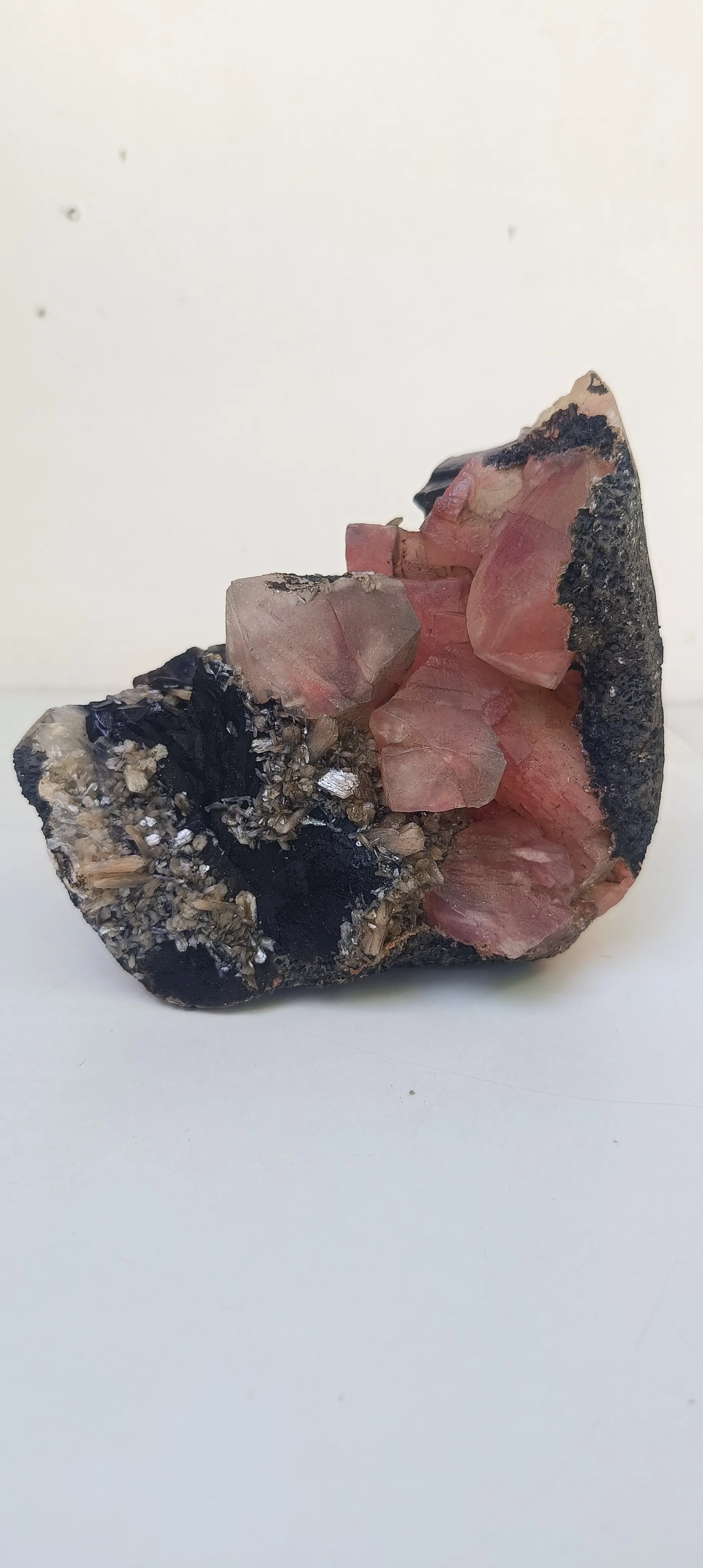 Red Calcite black calcite from India, Madhya Pradesh, Deshgaon - image 4