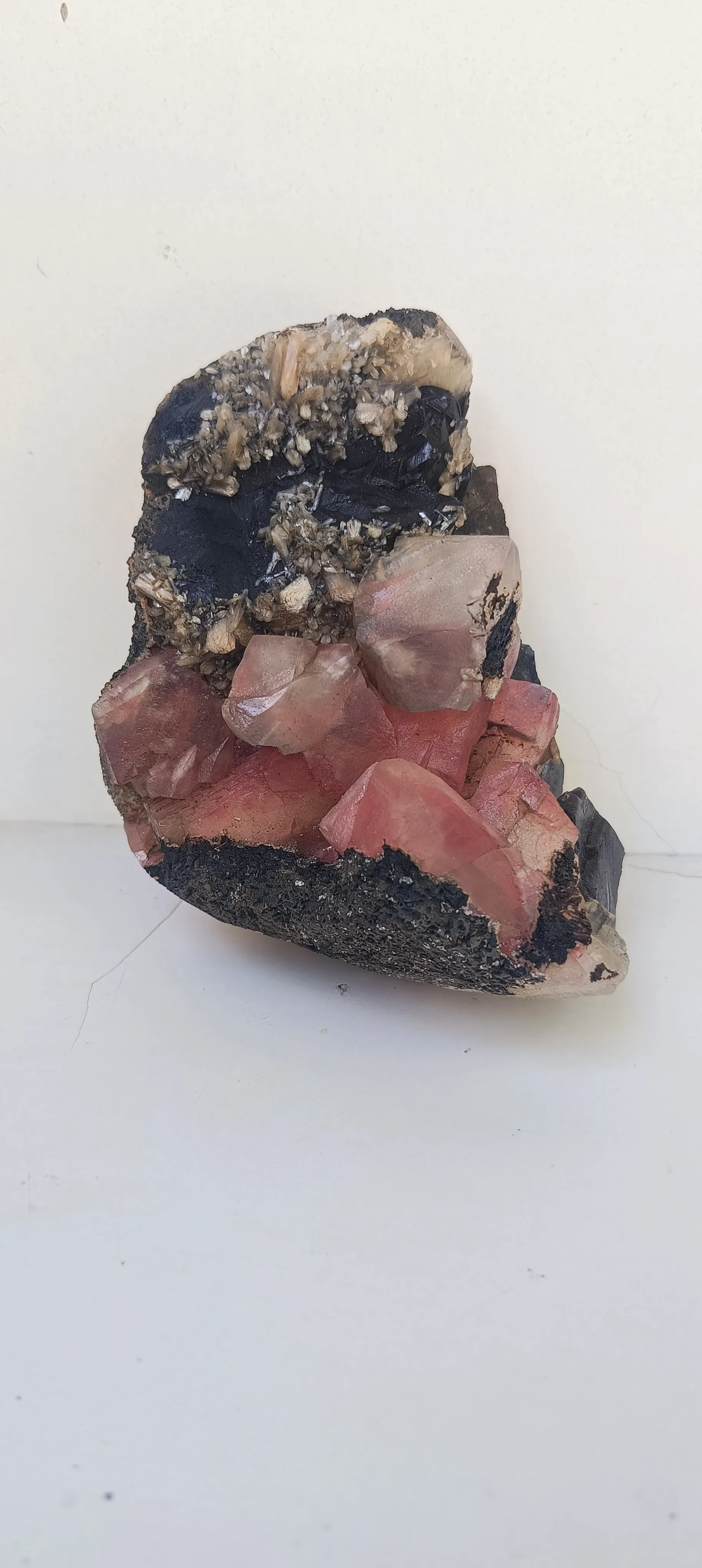 Red Calcite black calcite from India, Madhya Pradesh, Deshgaon - image 2