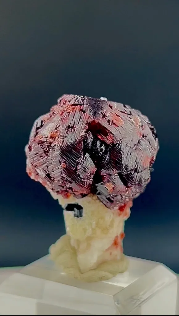 Red Garnet crystal from Pakistan, - image 7