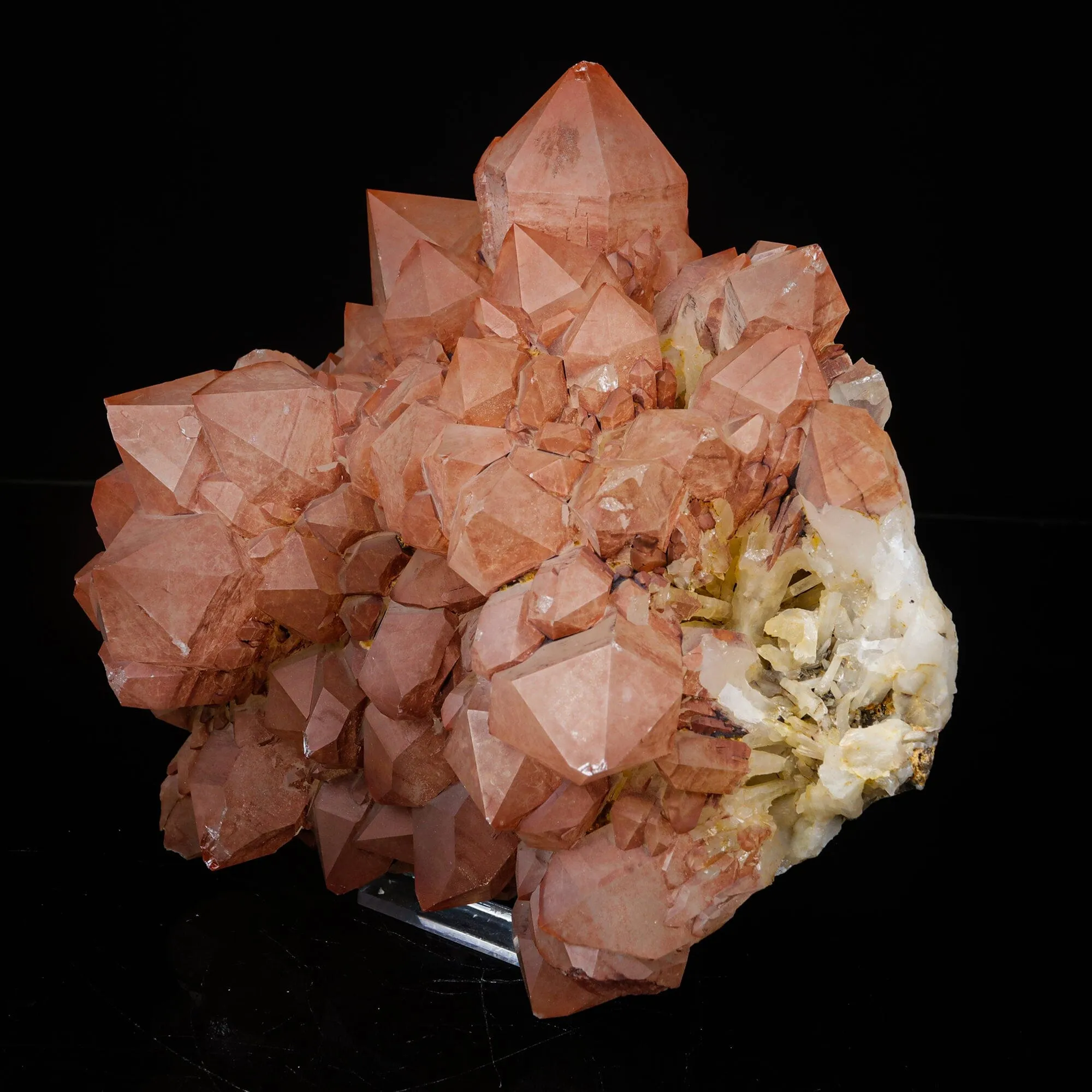 Red Quartz cluster Natural Mineral Specimen - image 2