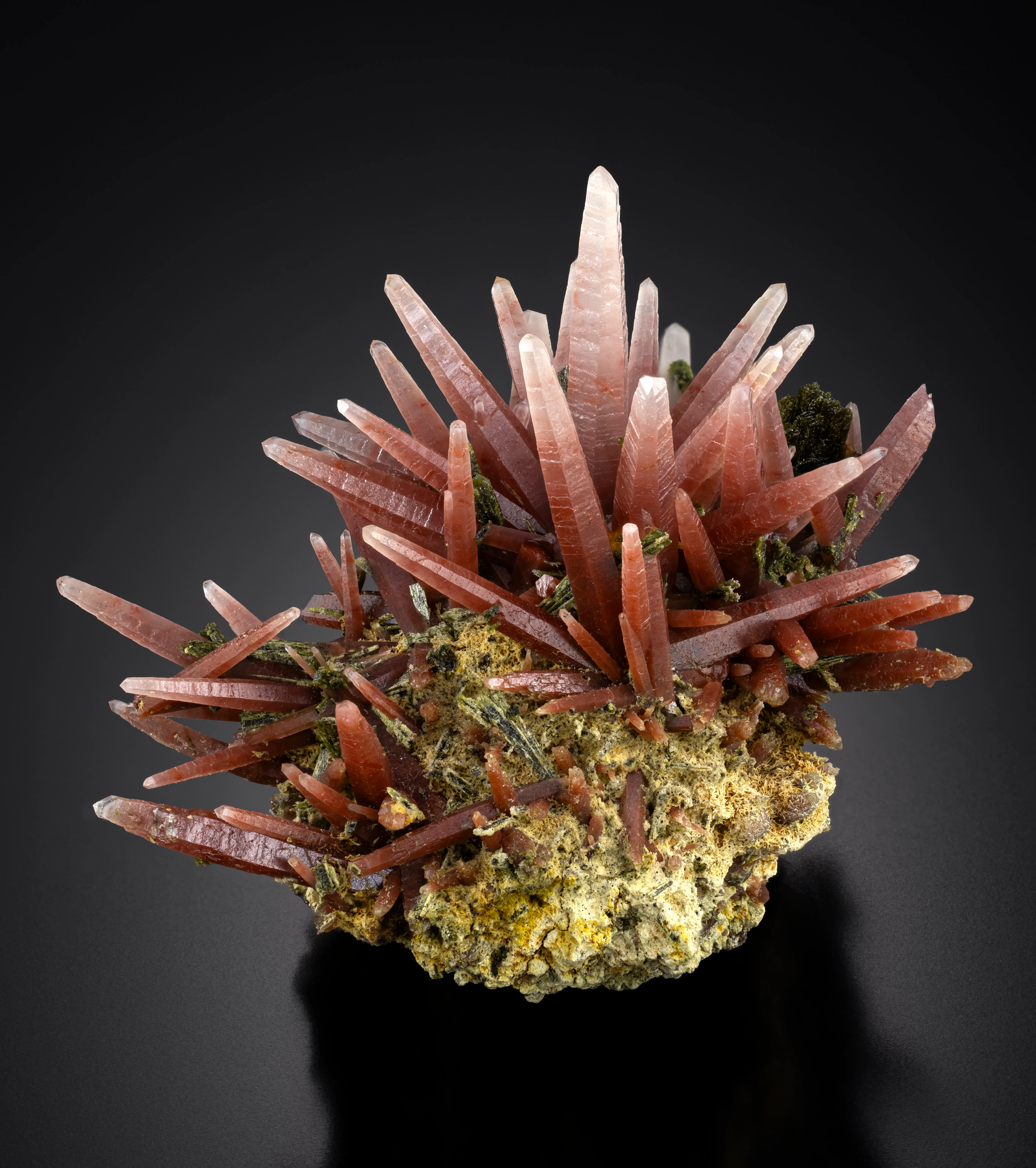 Red Quartz, Epidote - image 1