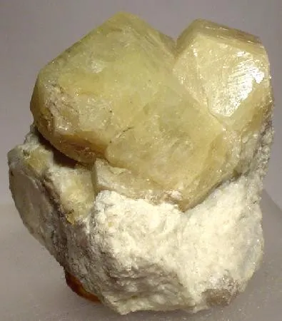 Rhodizite image