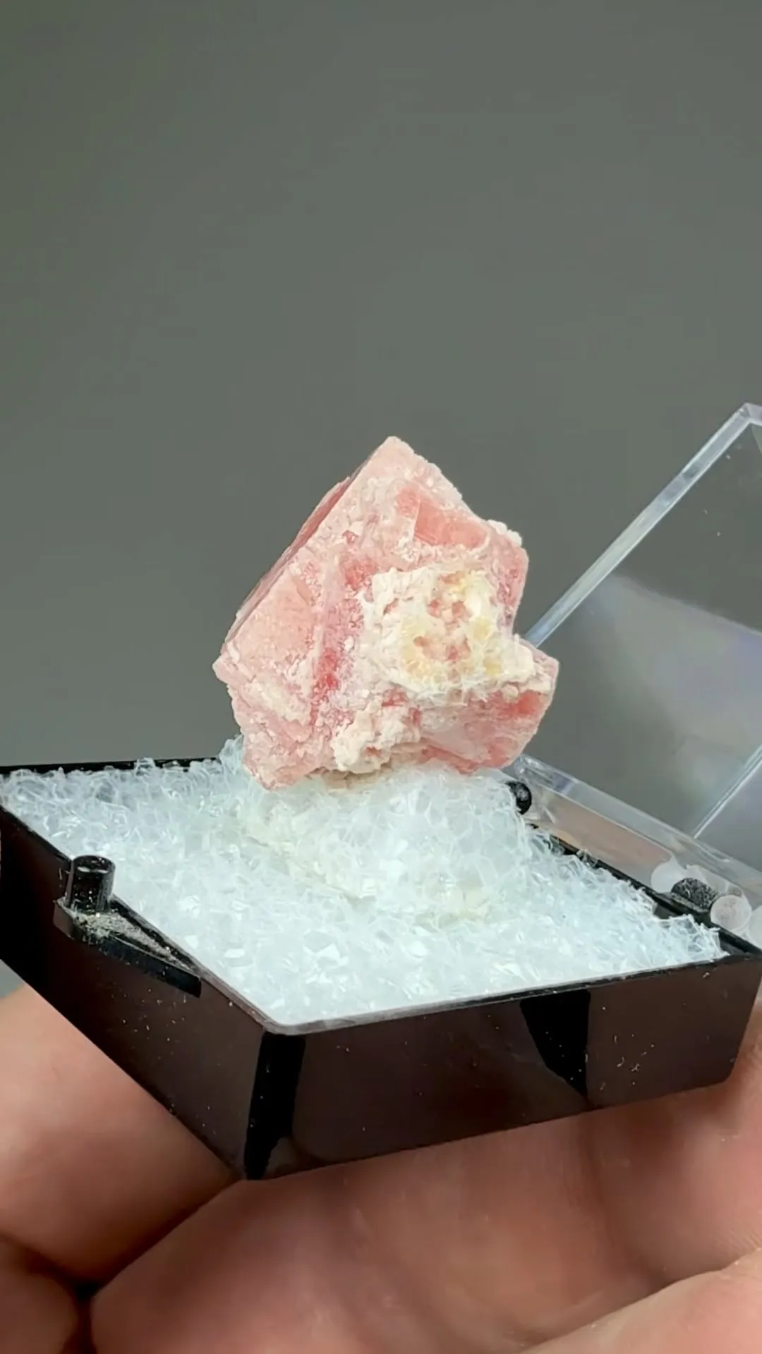 Rhodochrosite - image 2