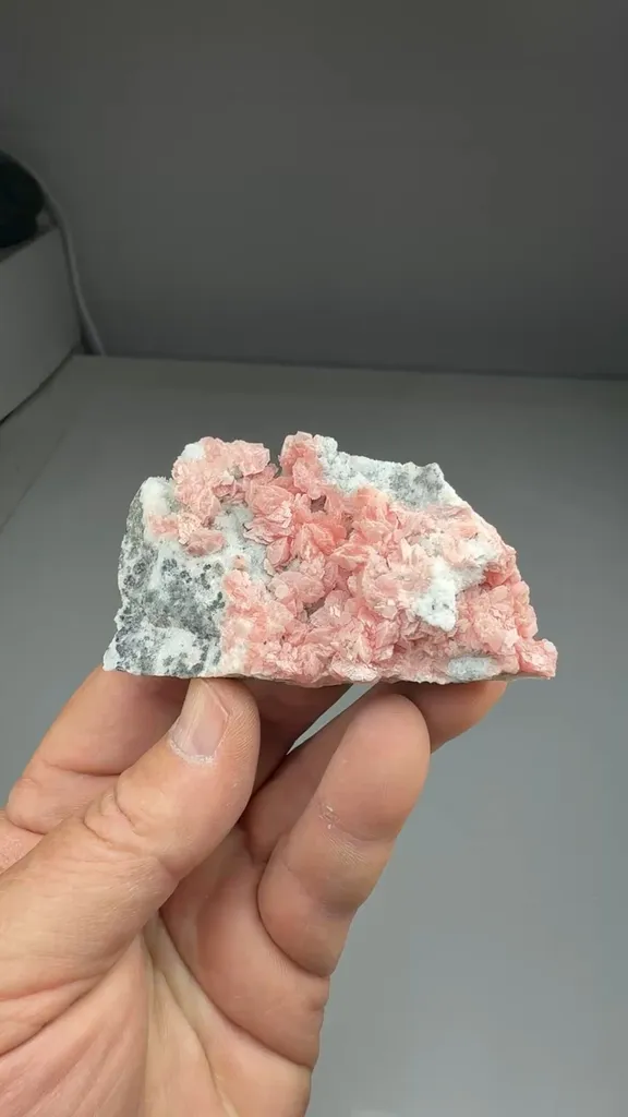 Rhodochrosite - image 2