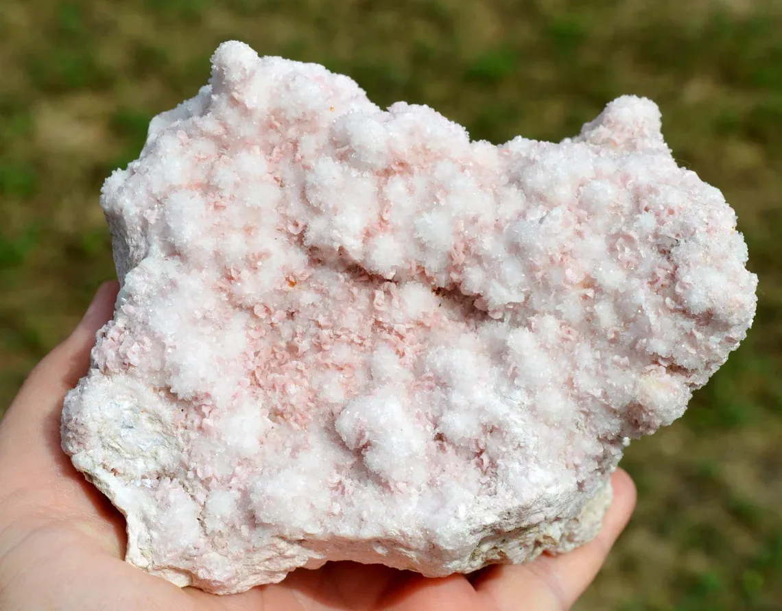 Rhodochrosite and Quartz 1800 grams - Cavnic, Maramureș County, Romania - image 1