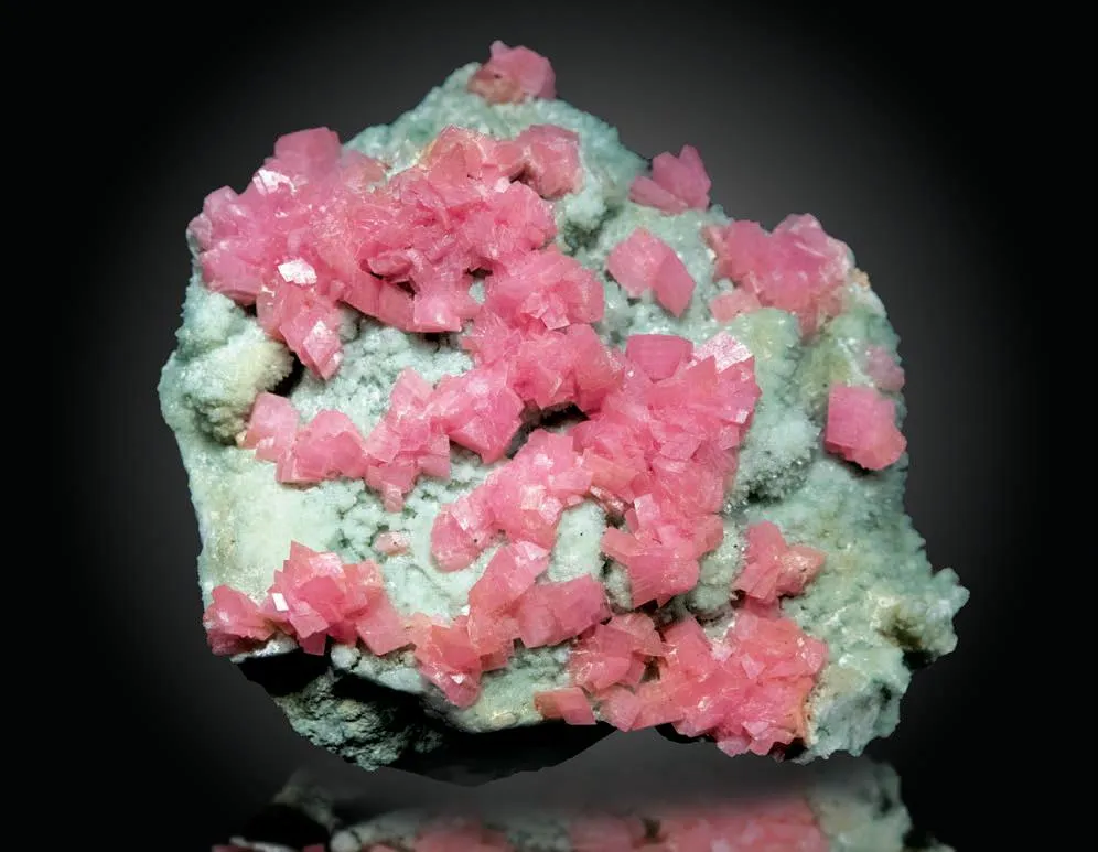 Rhodochrosite, Chlorite-included Quartz image