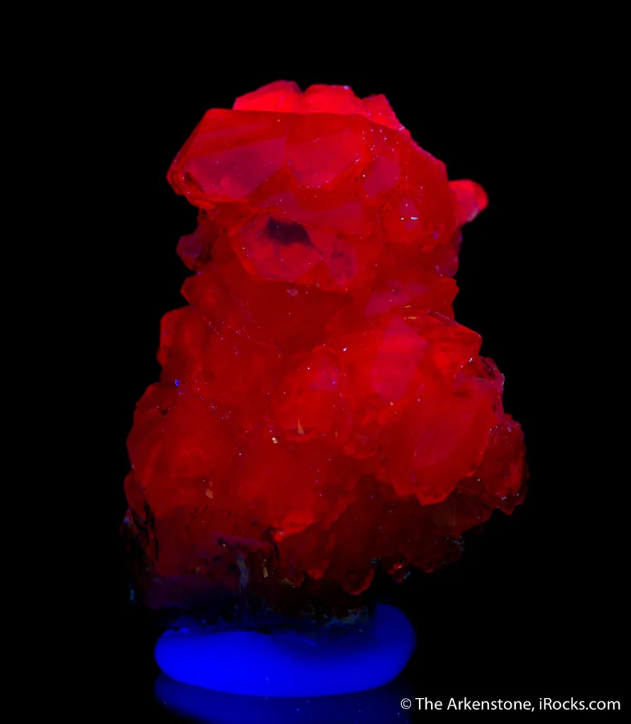 Rhodochrosite (fluorescent) image