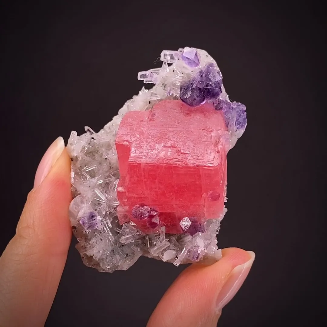 Rhodochrosite, Fluorite on Quartz - image 2