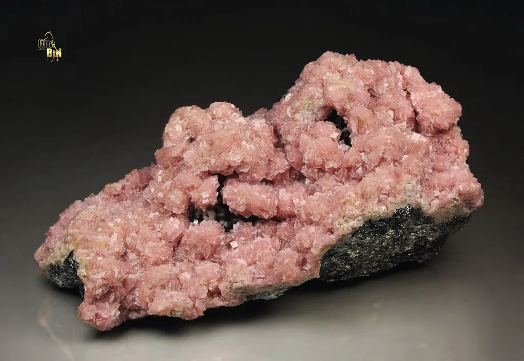 Rhodochrosite from Huarón mine, Huarón mining district, Huayllay District, Pasco, Peru image