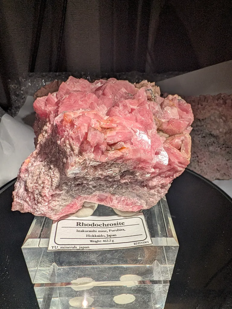 Rhodochrosite from Inakuraishi Mine, Hokkaido, Japan – 462g - image 2