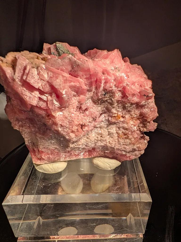 Rhodochrosite from Inakuraishi Mine, Hokkaido, Japan – 462g - image 3