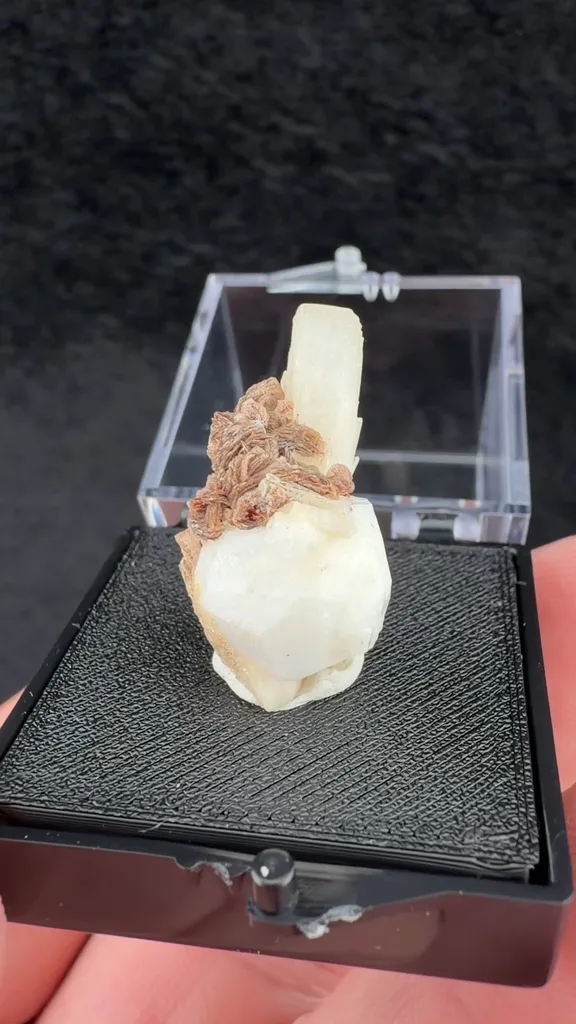 Rhodochrosite from Poudrette Quarry - image 2