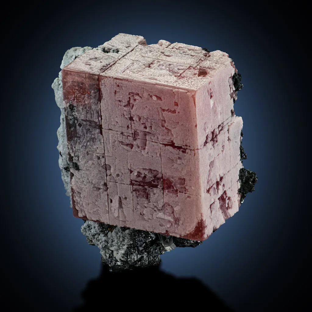 Rhodochrosite from USA, Colorado, Park County, Alma Mining District, Mount Bross, Detroit City Mine image