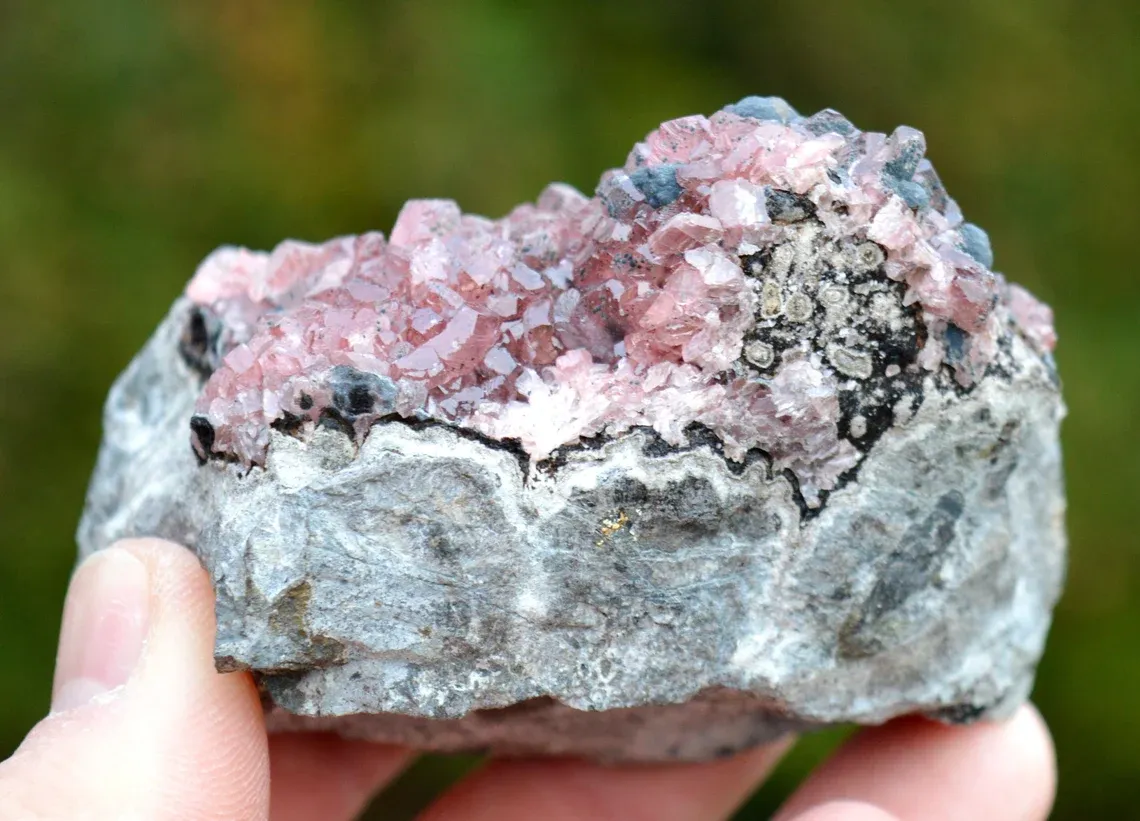 Rhodochrosite & Goethite 372 grams - Uchucchacua Mine, Oyon Province, Lima, Peru - image 4