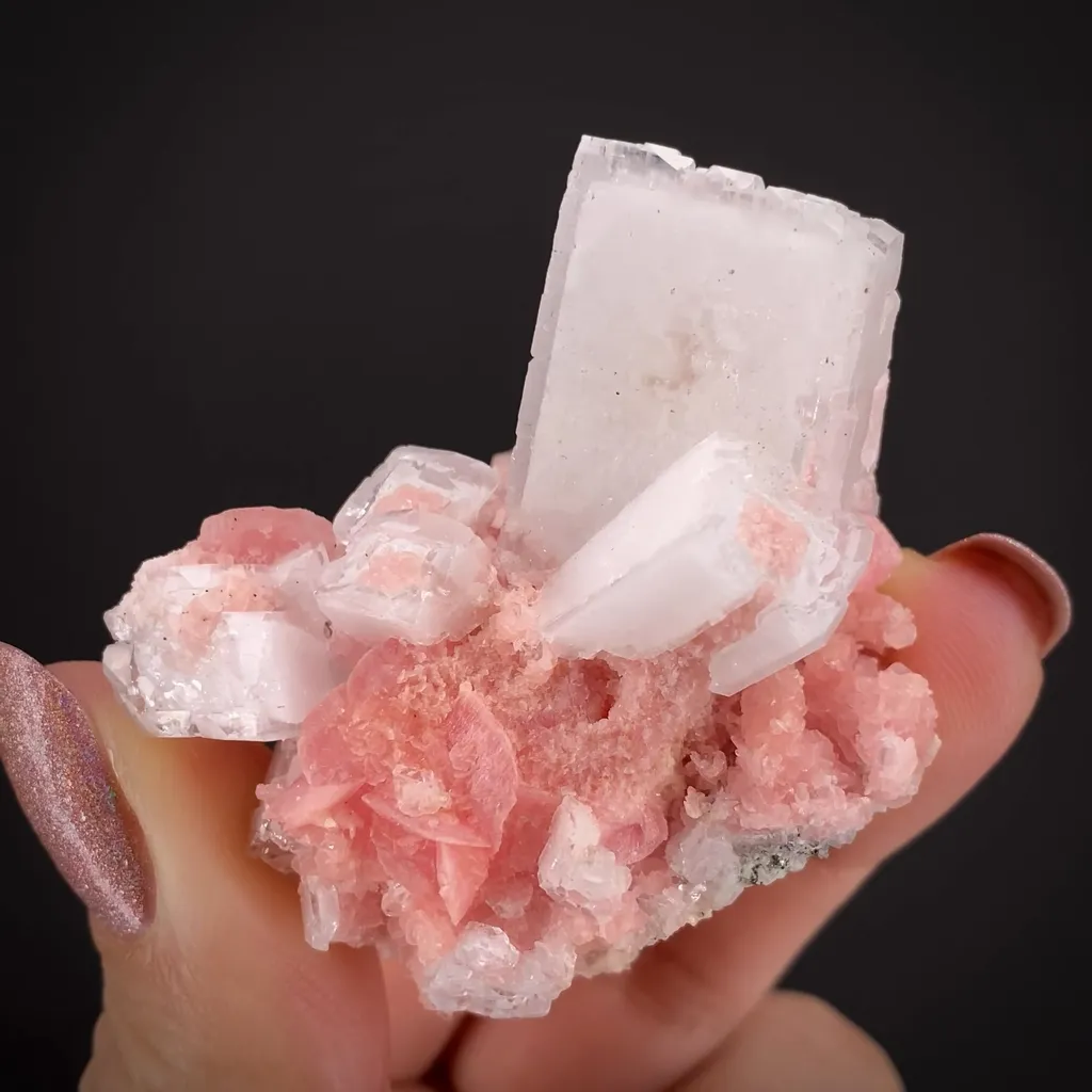 Rhodochrosite intergrown with Baryte - image 2