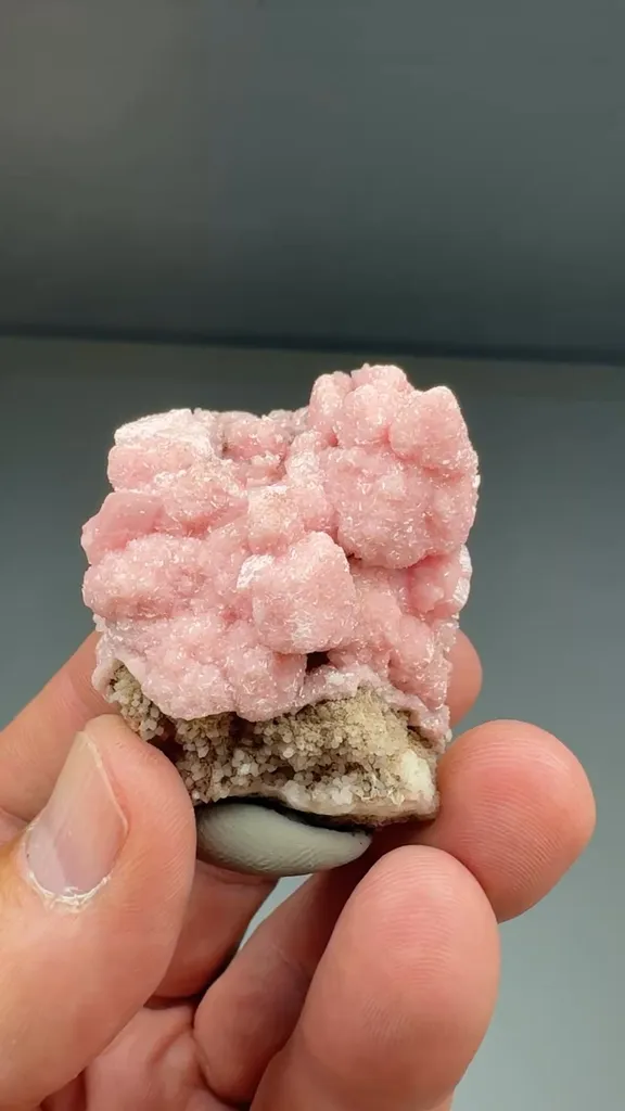Rhodochrosite (J-133) image
