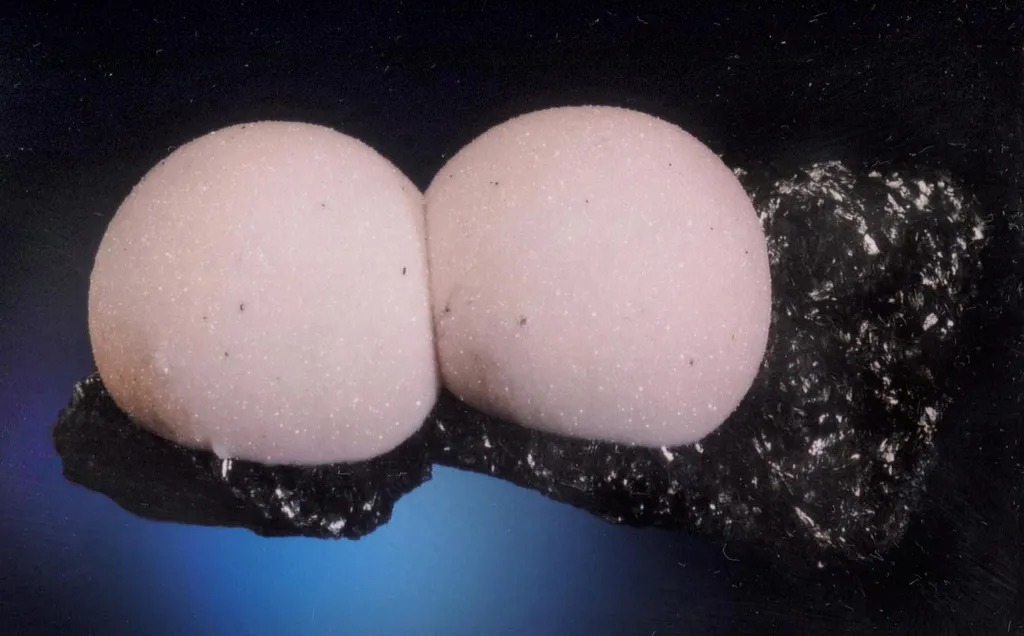 Rhodochrosite, Manganite image