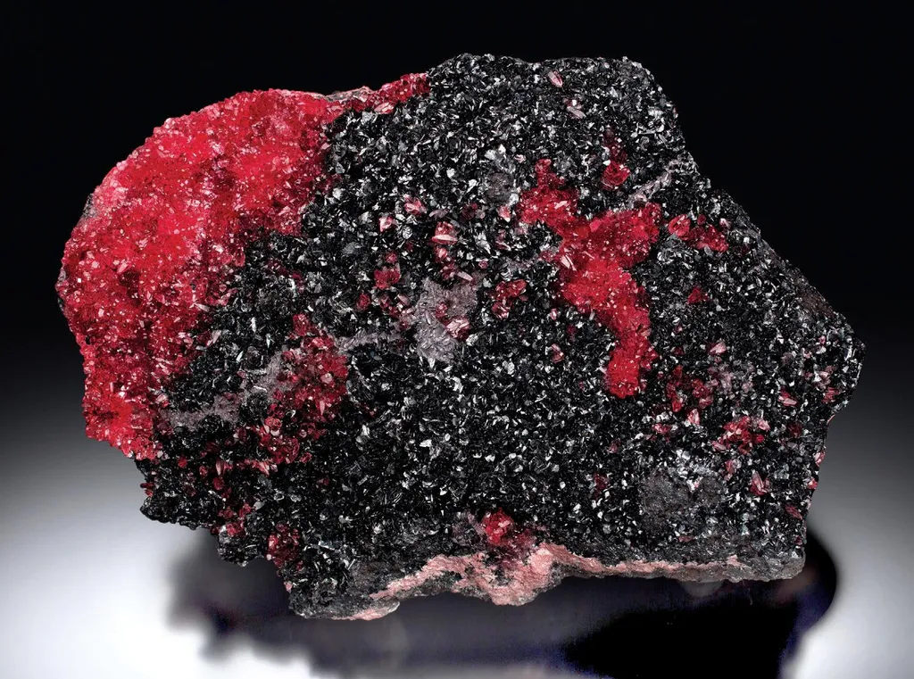 Rhodochrosite, Manganite image