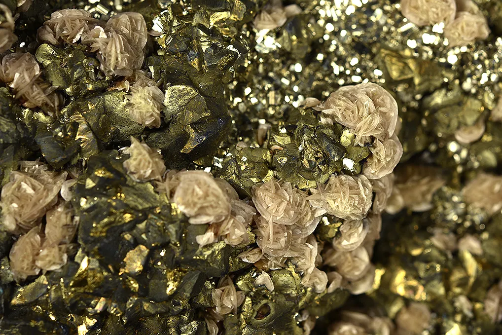 Rhodochrosite on Chalcopyrite - image 2