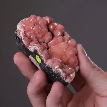 Rhodochrosite on Manganite