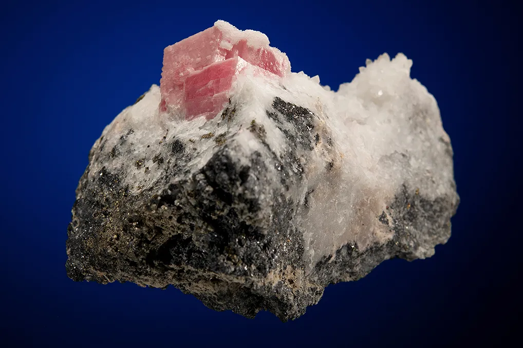 Rhodochrosite on Quartz - image 4