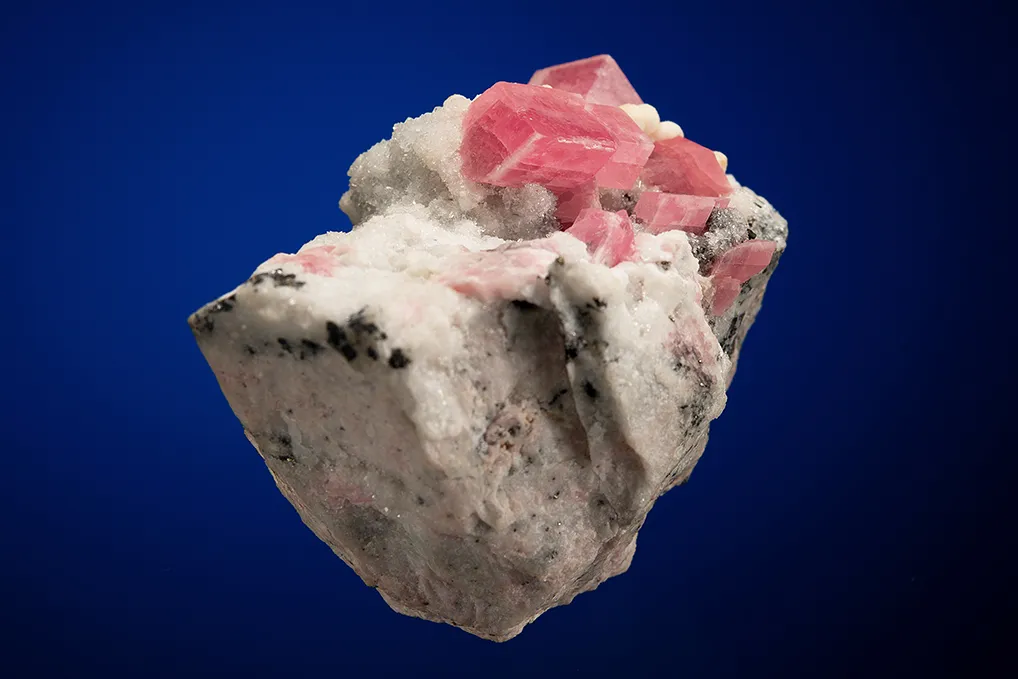 Rhodochrosite on Quartz - image 4