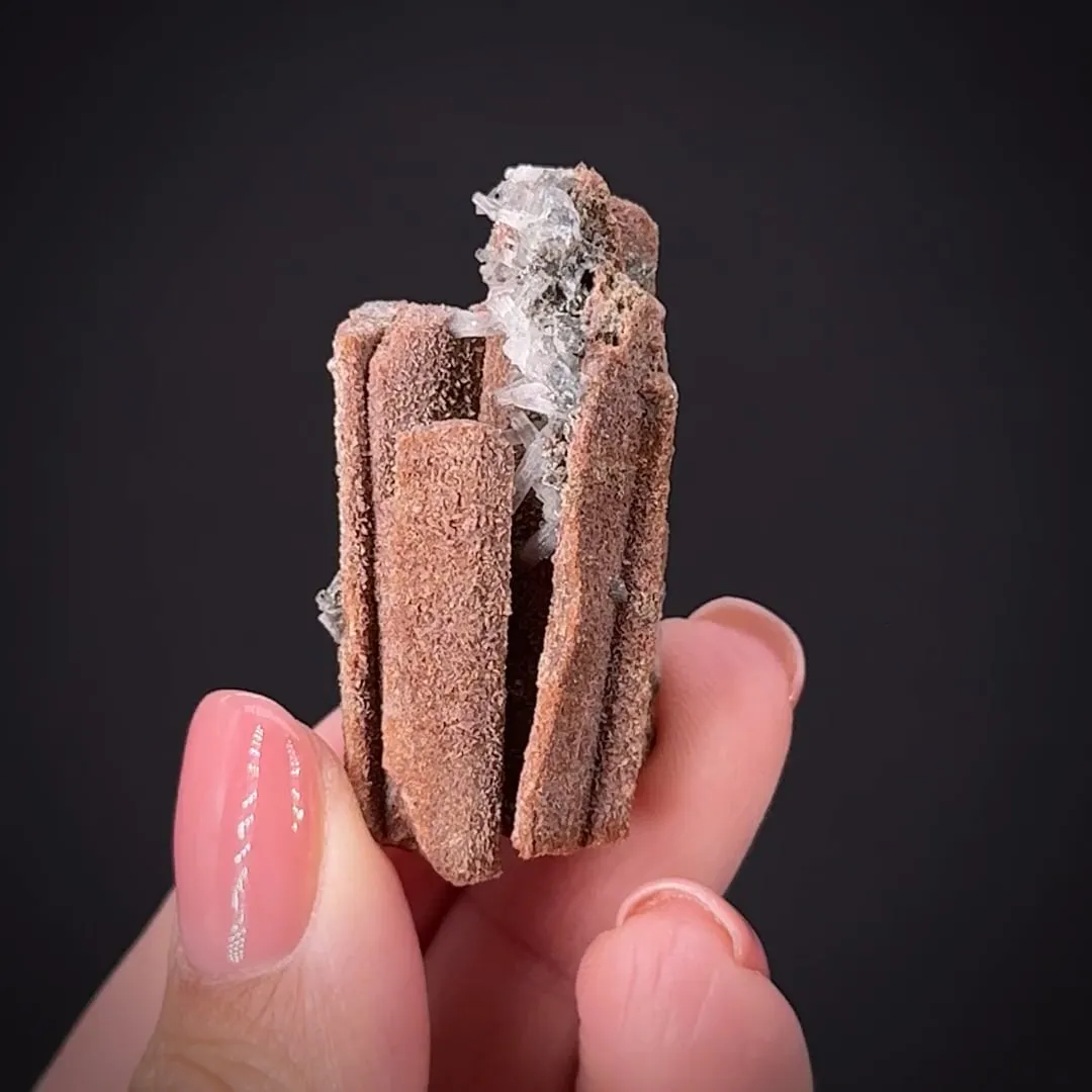 Rhodochrosite ps. Serandite, Natrolite - image 2