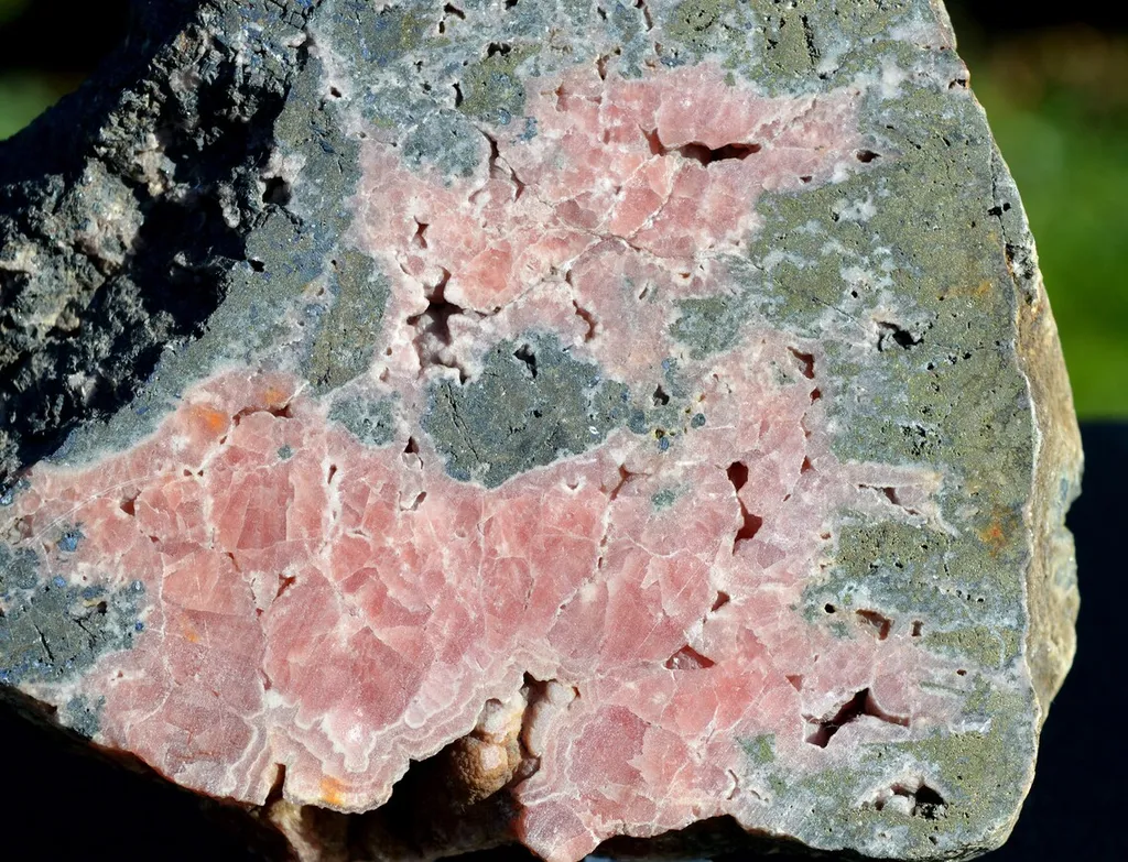 Rhodochrosite & pyrite 1026 grams - Manuelita Mine, Morococha District, Yauli Province, Junín, Peru - image 5