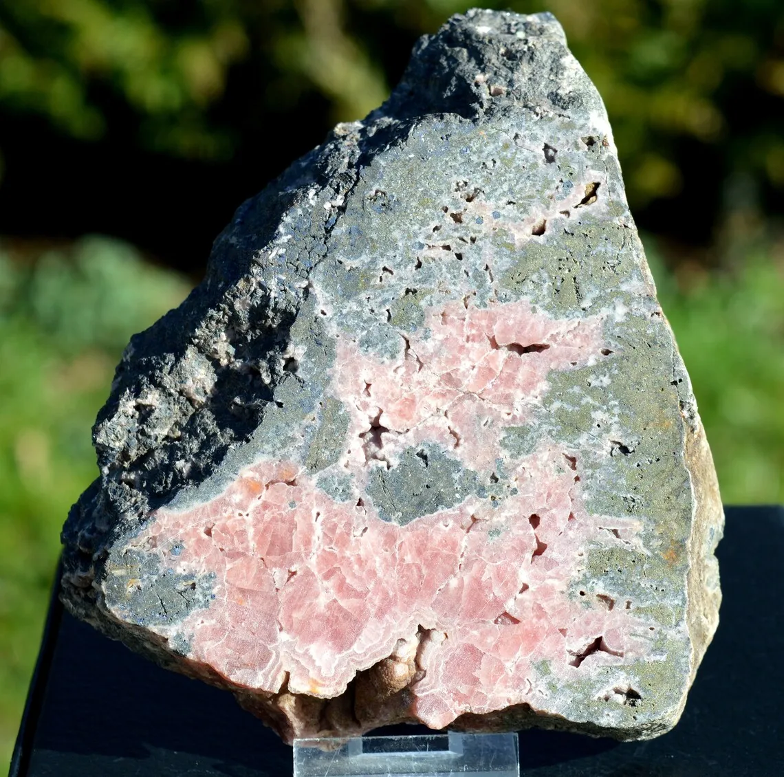 Rhodochrosite & pyrite 1026 grams - Manuelita Mine, Morococha District, Yauli Province, Junín, Peru - image 4