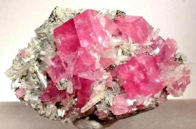 Rhodochrosite, Quartz image